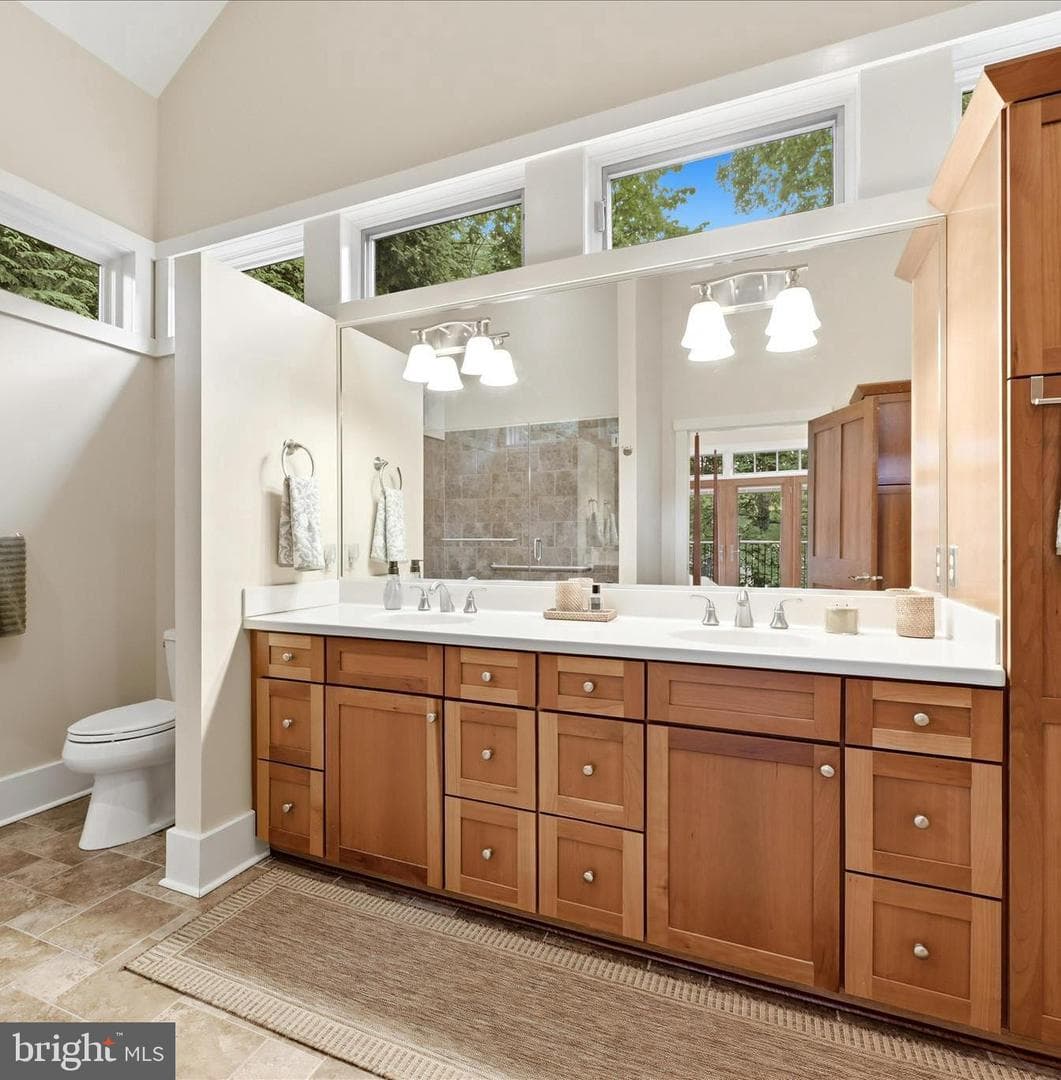 130 Lake Shore Drive photo 24
