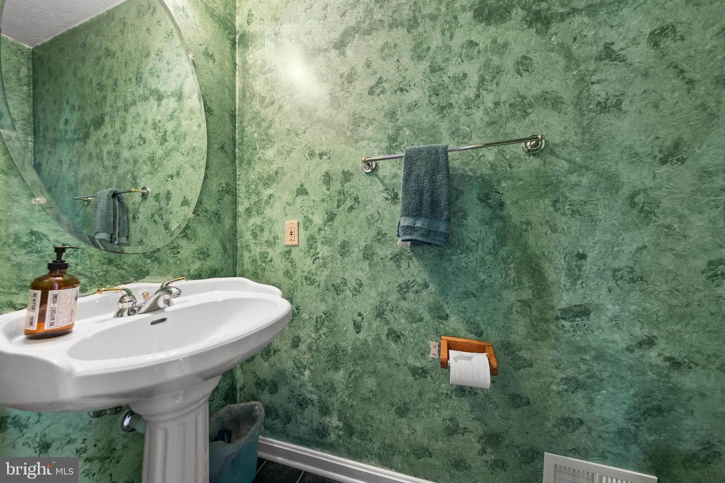 112 Twigg Court photo 20
