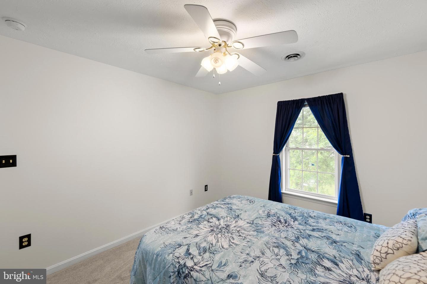 112 Twigg Court photo 29