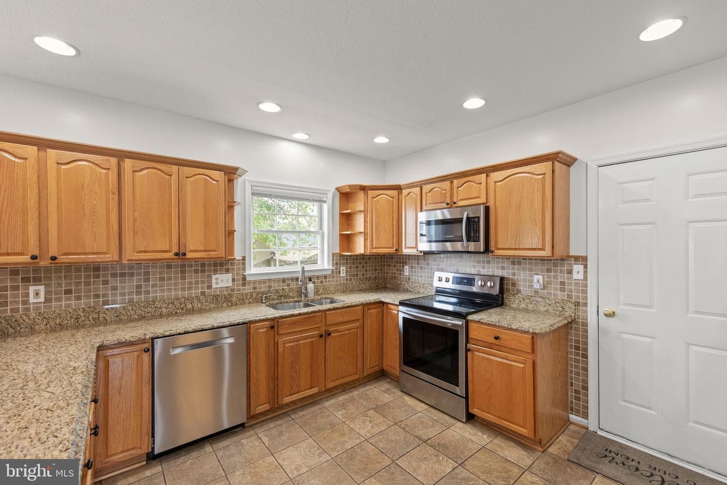 112 Twigg Court photo 3