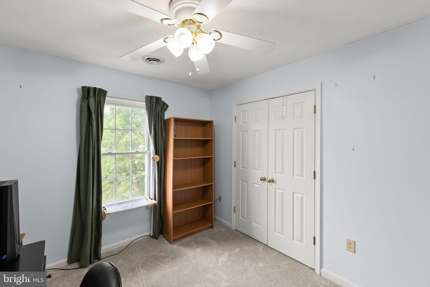 112 Twigg Court photo 32