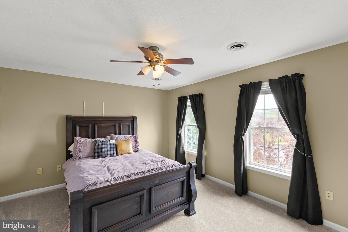 112 Twigg Court photo 34