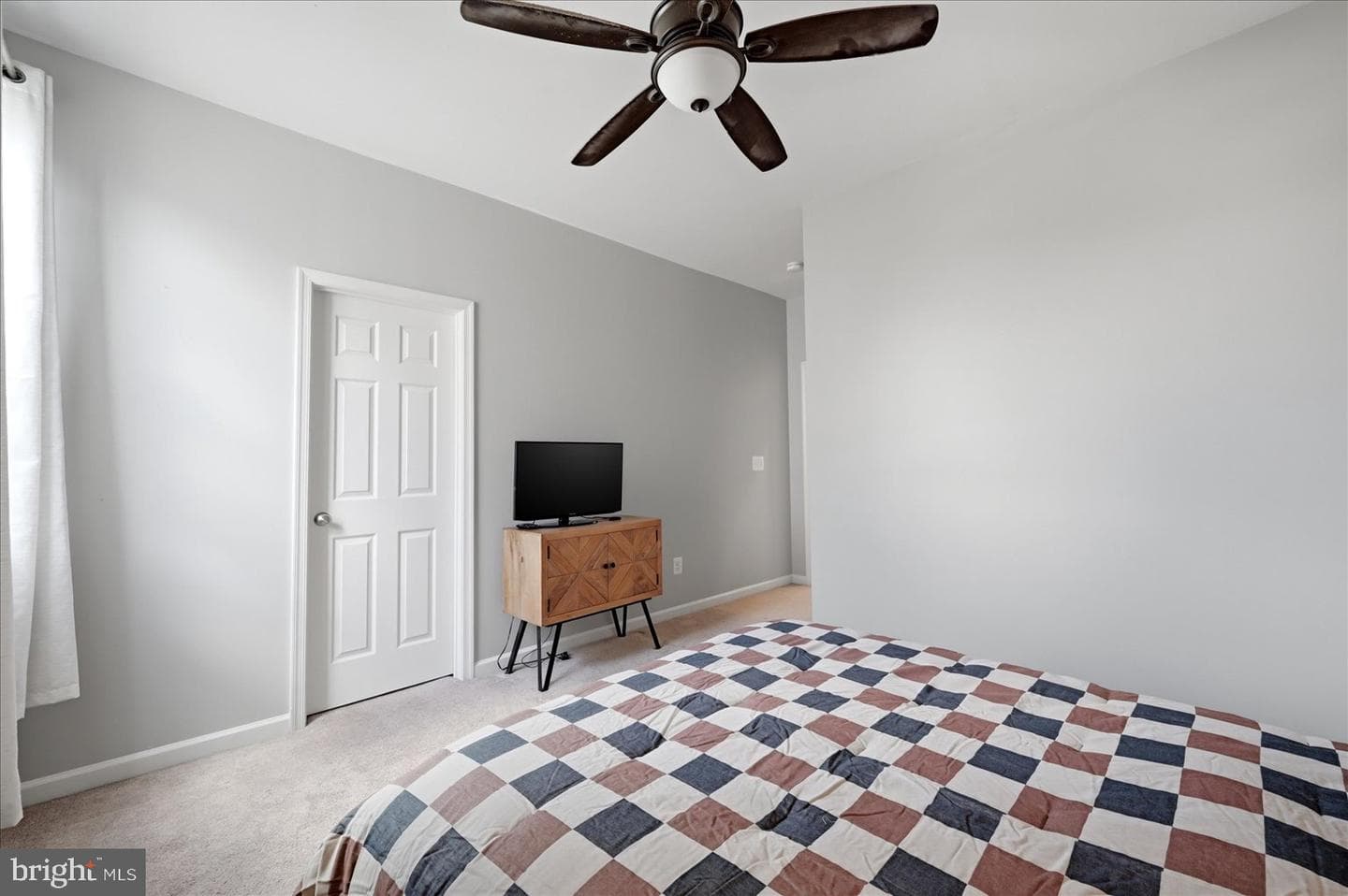 154 Blackford Drive photo 34