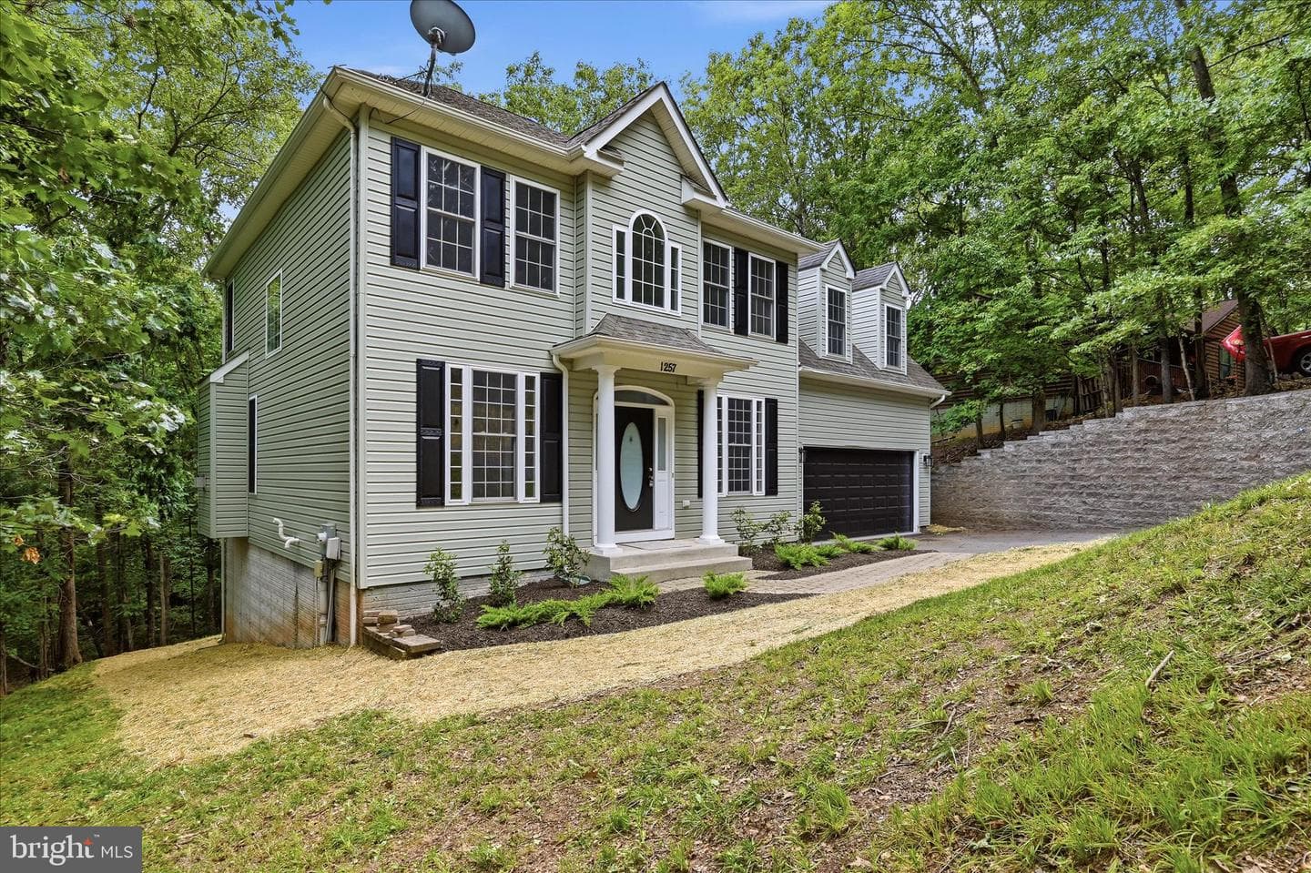1257 Lakeview Drive photo 3