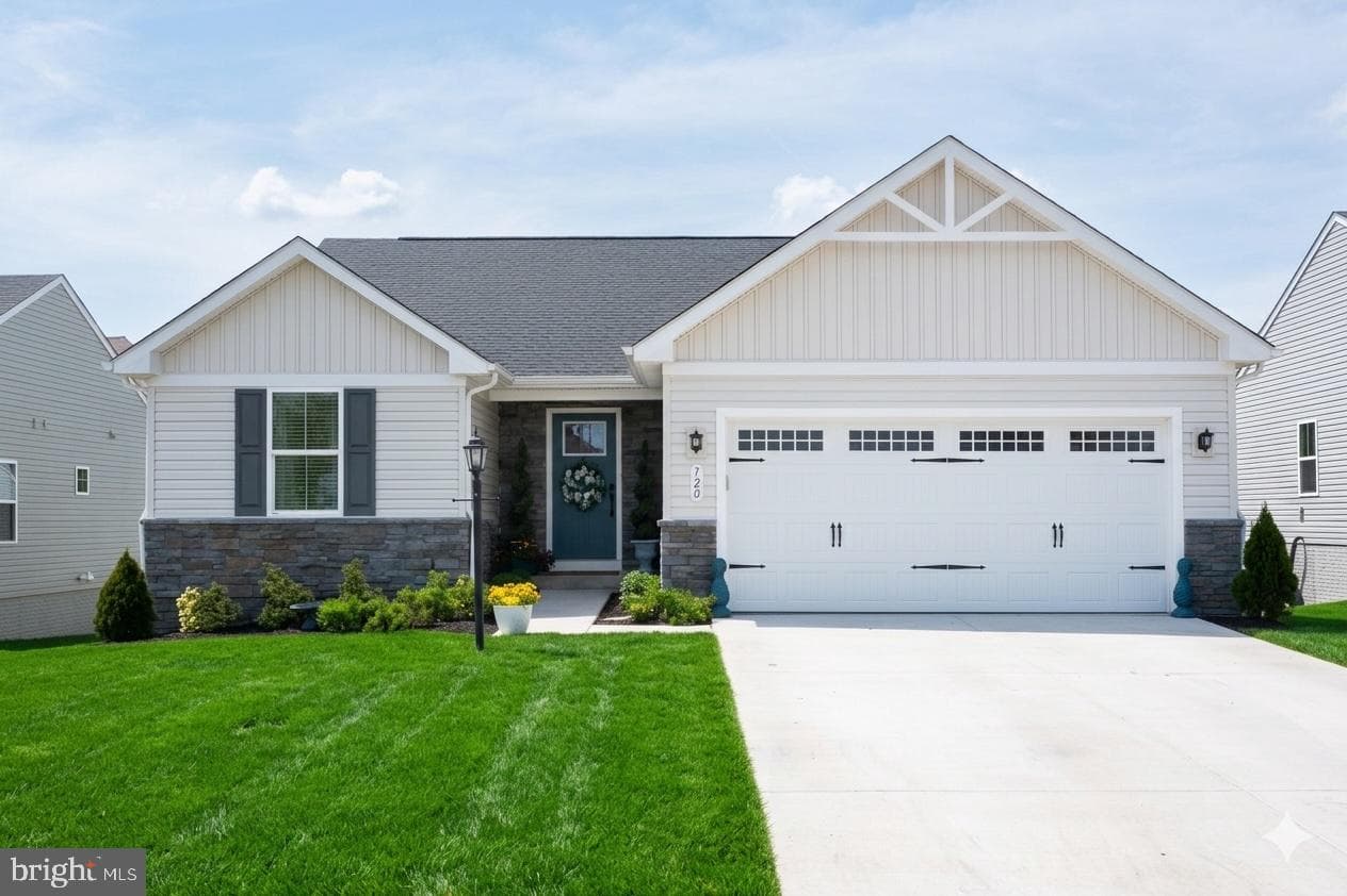 120 Gabriel Court photo 1
