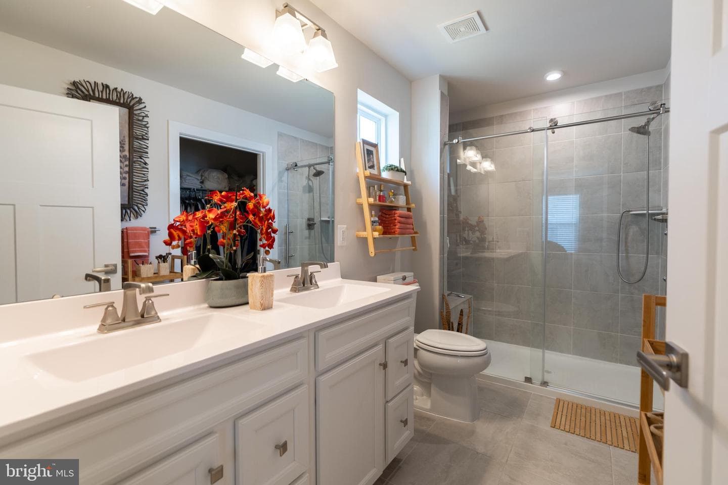 120 Gabriel Court photo 18