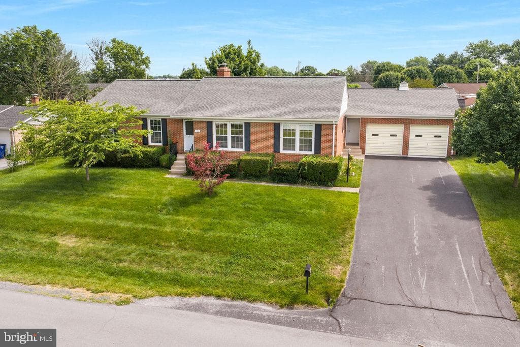 114 Williamson Road photo 3