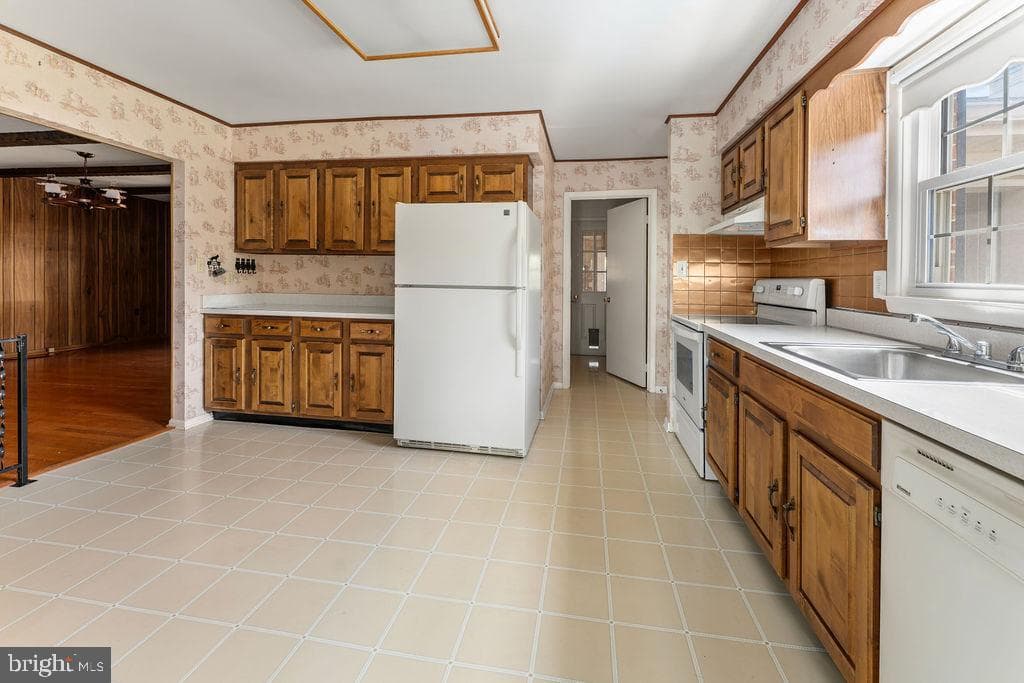 114 Williamson Road photo 6