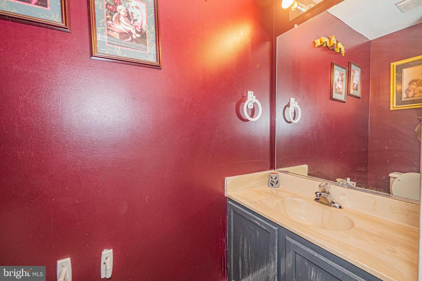 123 Etnam Street photo 17