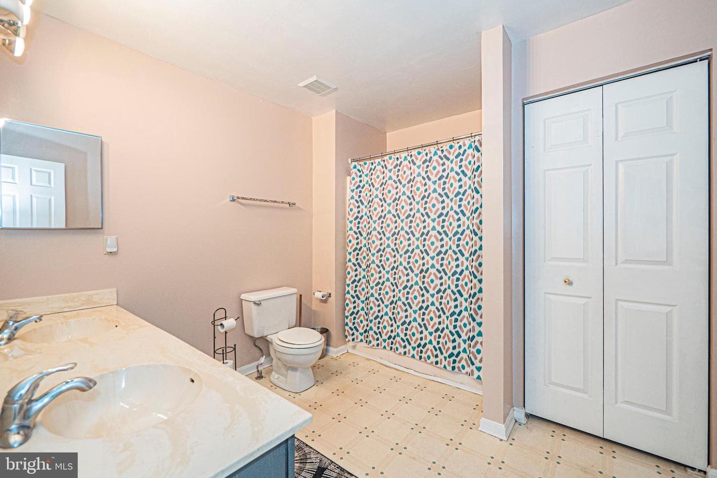 123 Etnam Street photo 22