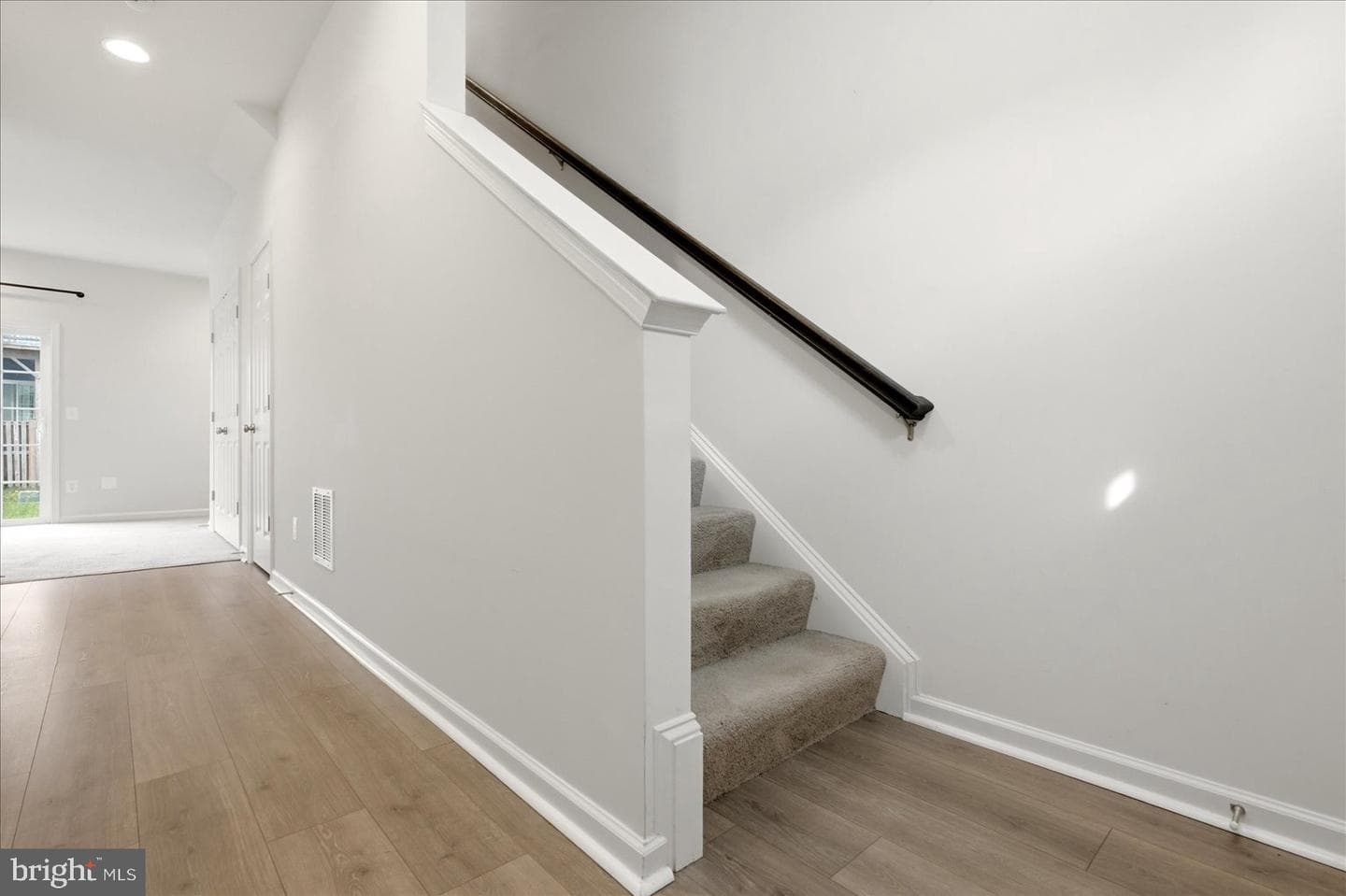 246 Norland Knoll photo 9