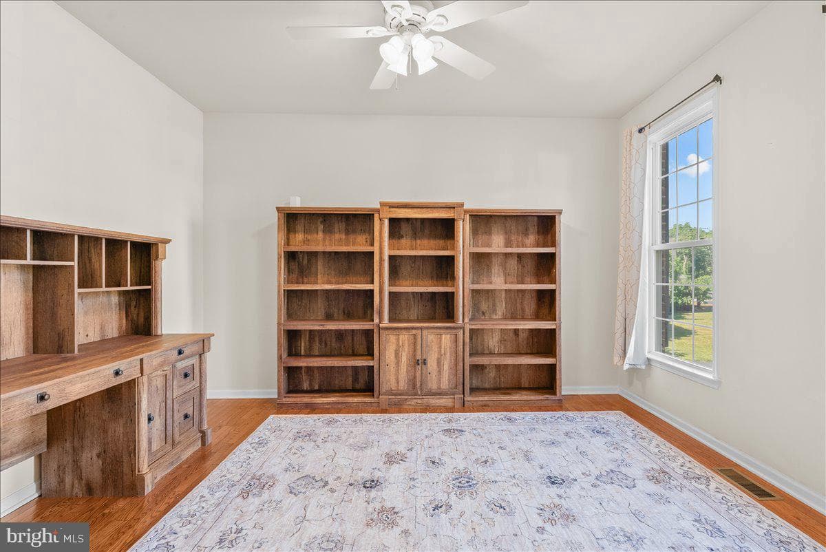 108 Norfolk Court photo 19