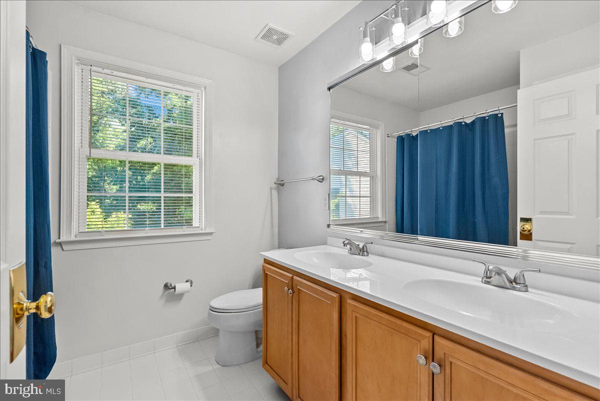108 Norfolk Court photo 45