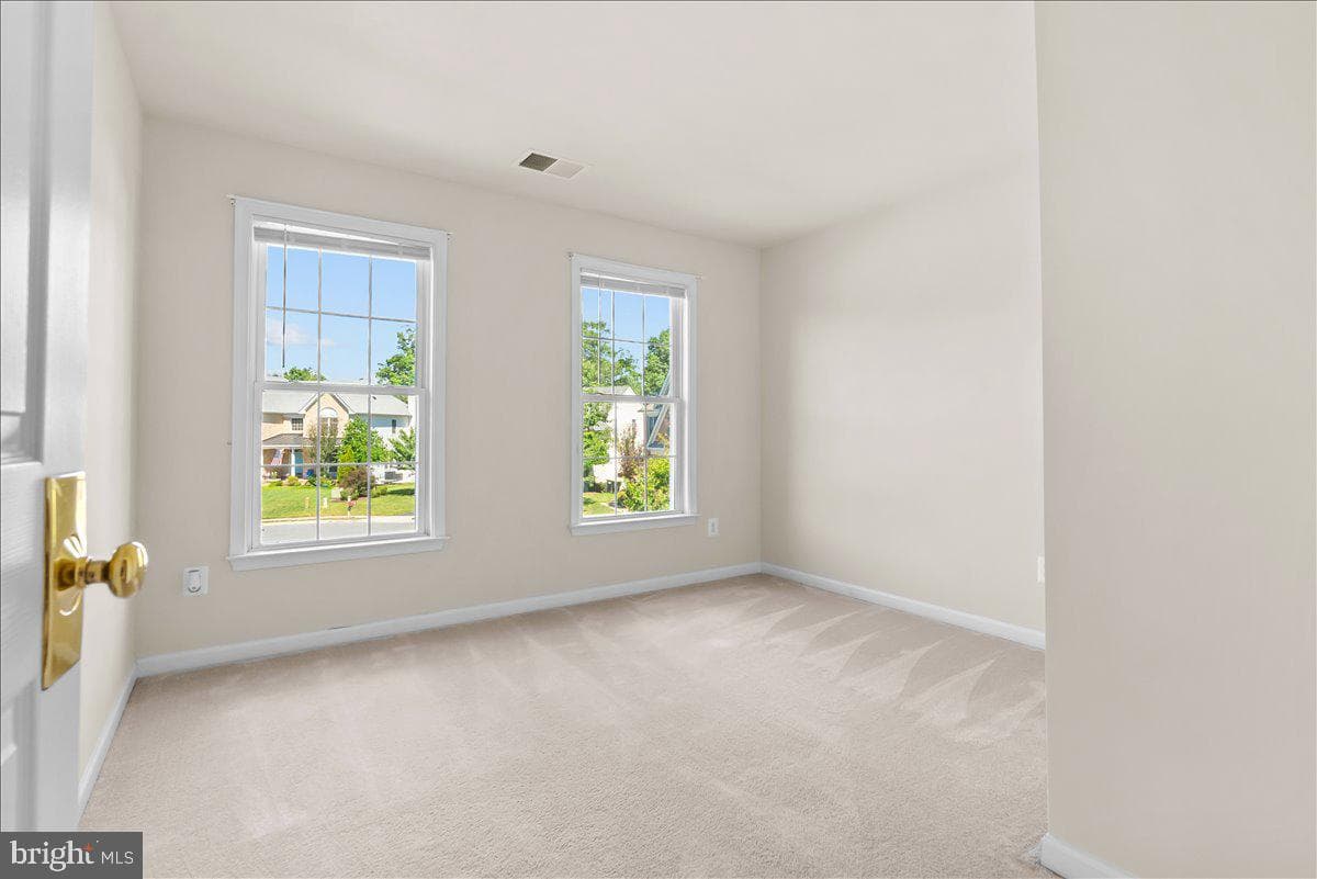 108 Norfolk Court photo 48