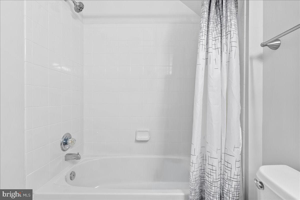 108 Norfolk Court photo 54