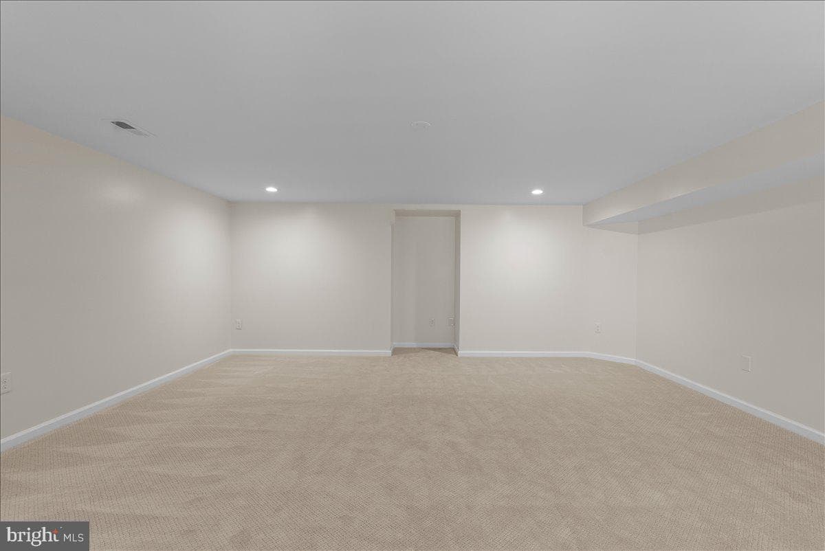 108 Norfolk Court photo 66