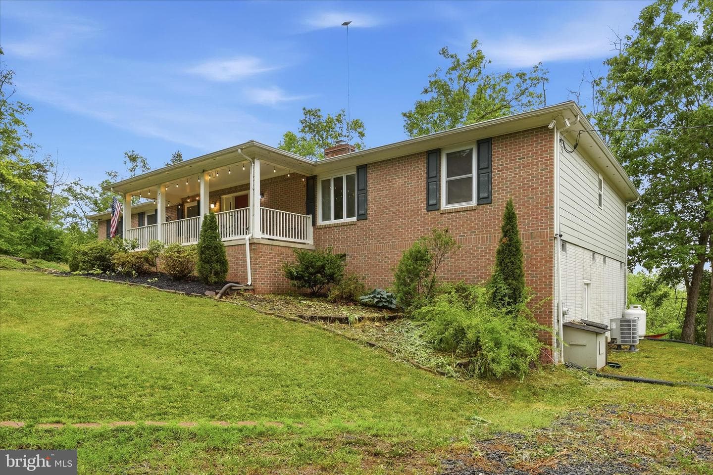 211 Creekview Lane photo 4