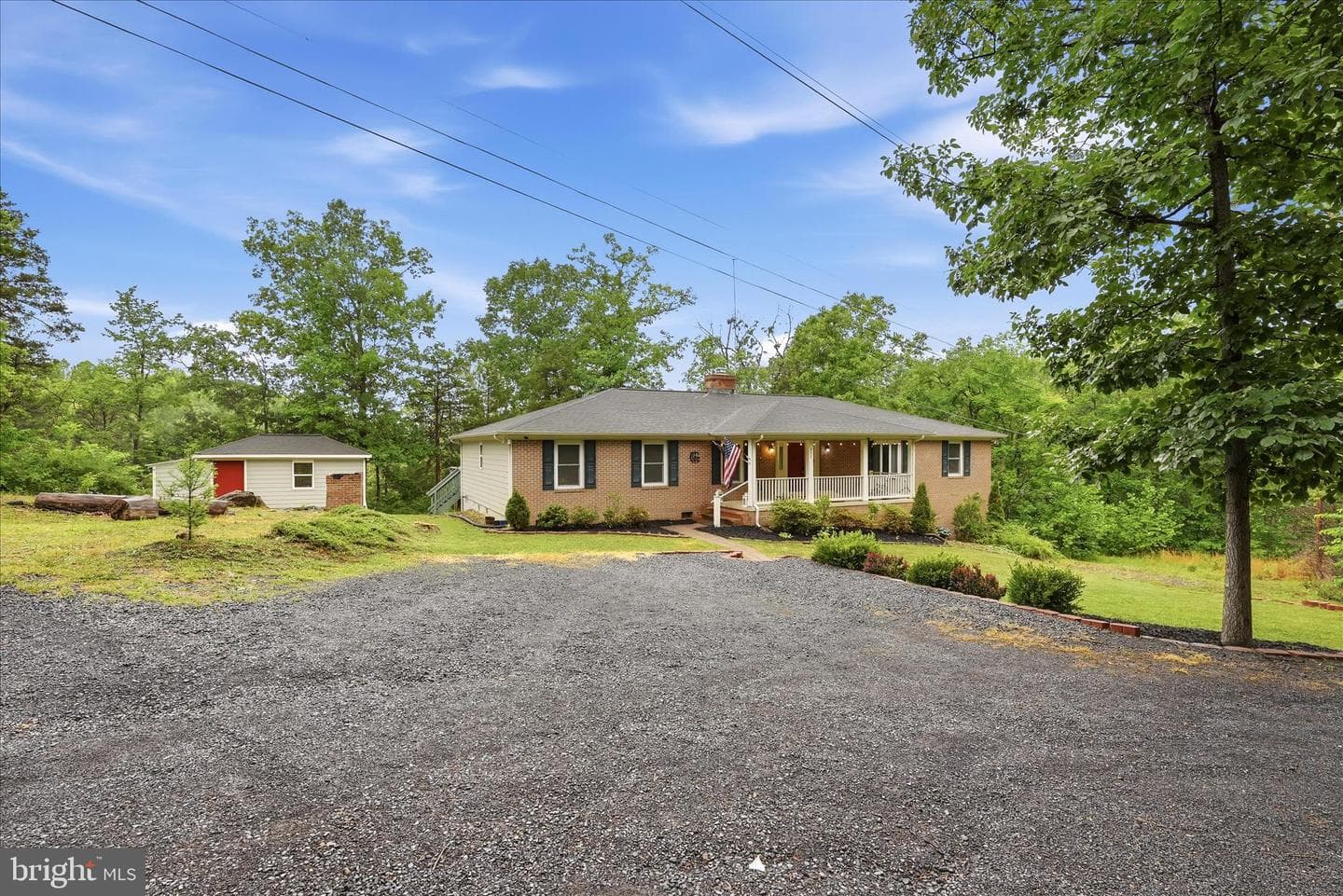 211 Creekview Lane photo 5