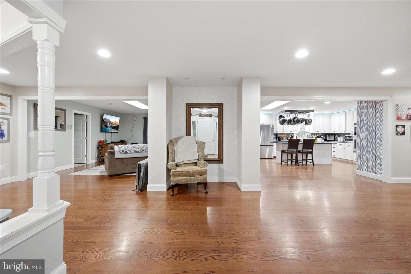 211 Creekview Lane photo 9