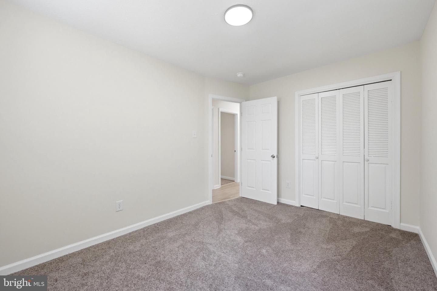 1355 Perry photo 21