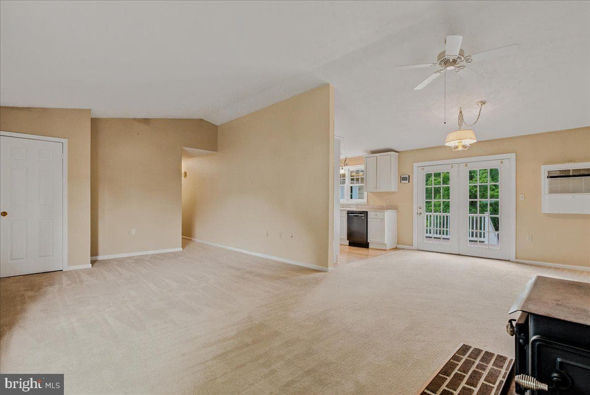 303 Yale Drive photo 11