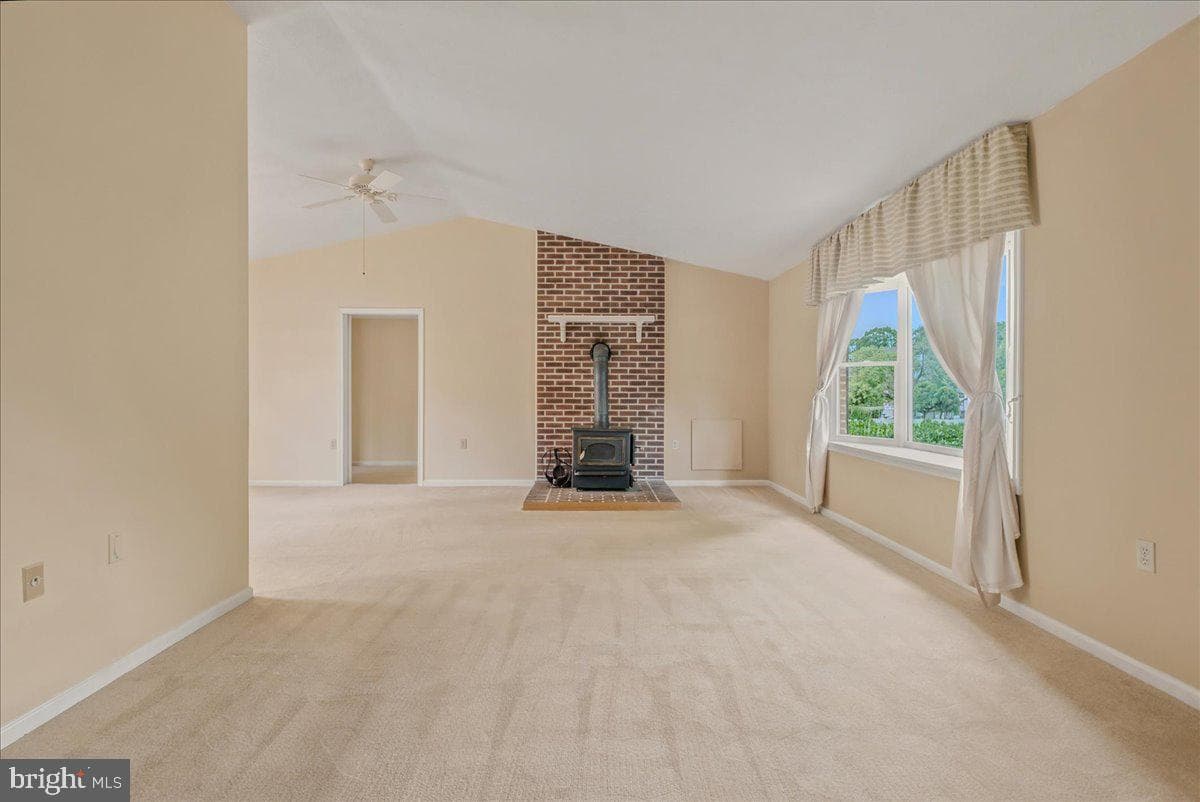 303 Yale Drive photo 8