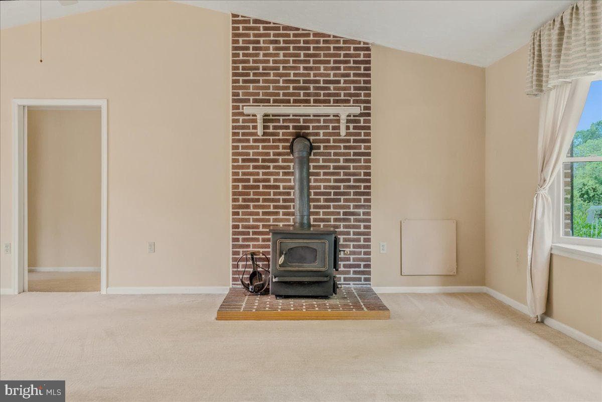 303 Yale Drive photo 9