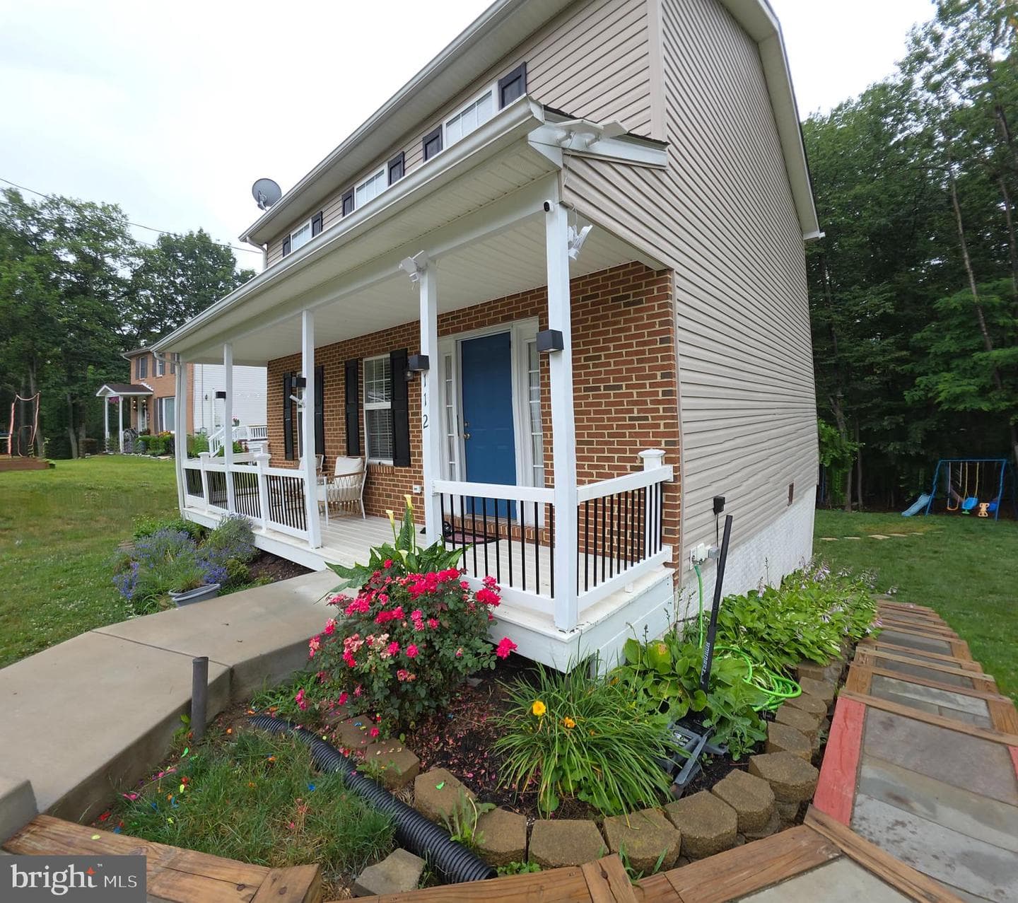 112 Ashley Drive photo 3