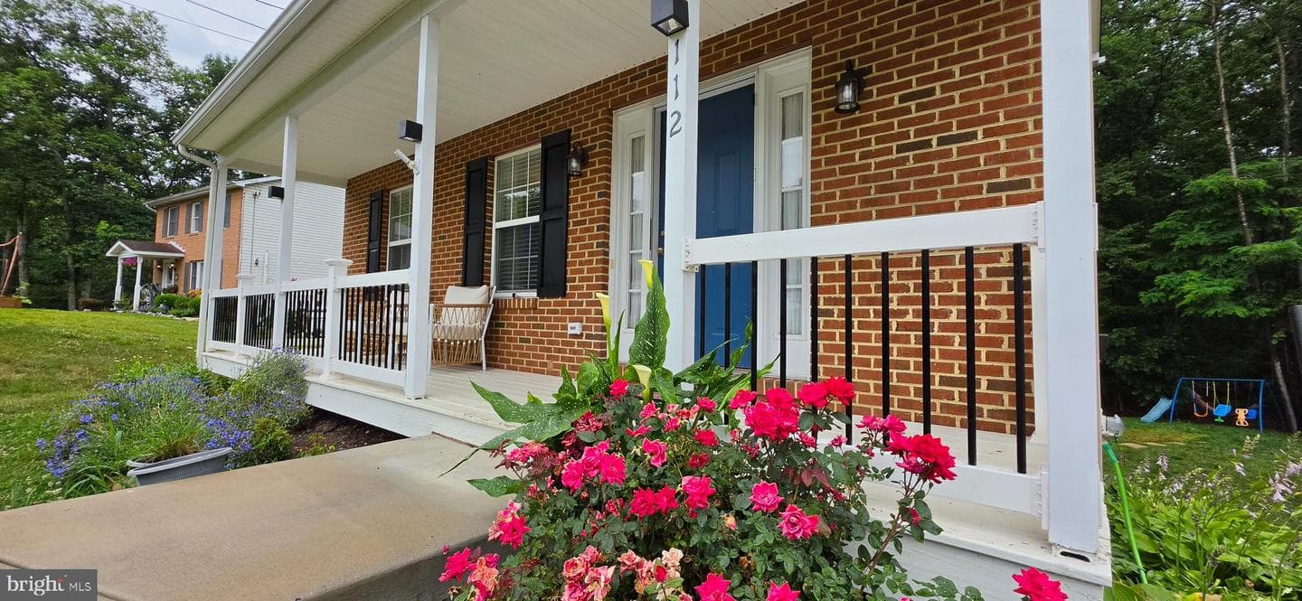 112 Ashley Drive photo 4