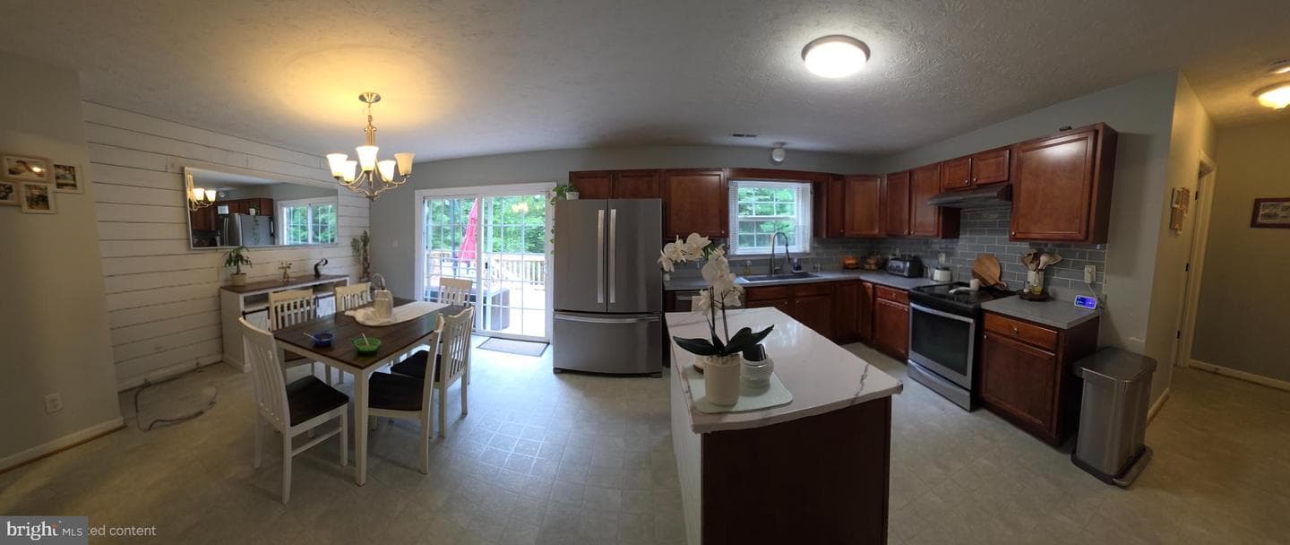 112 Ashley Drive photo 44