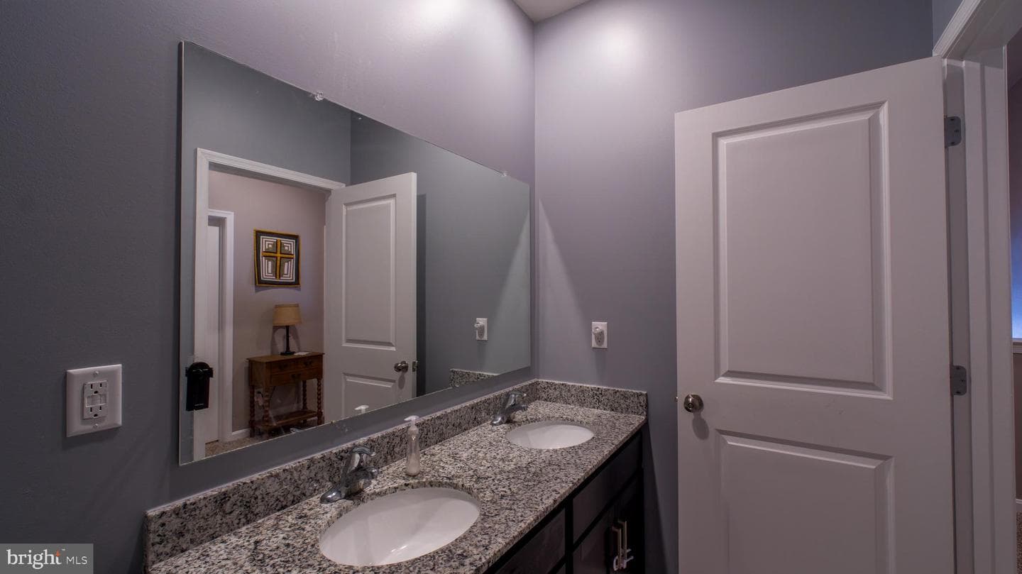 122 Clerkenwell Drive photo 27