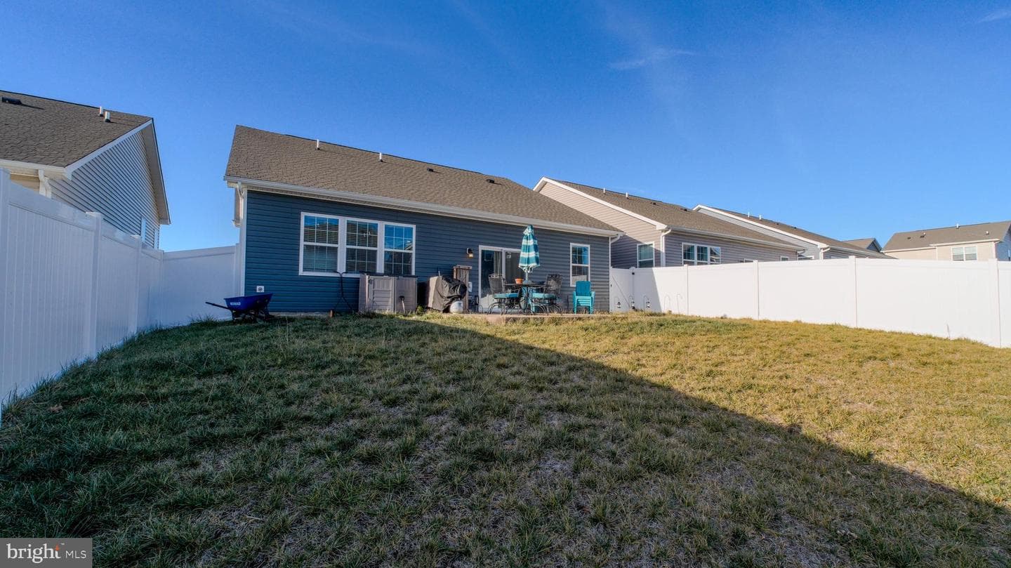 122 Clerkenwell Drive photo 37