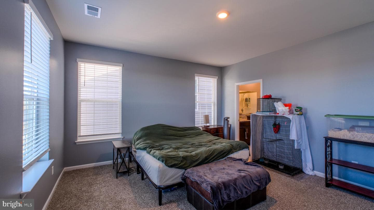 122 Clerkenwell Drive photo 8
