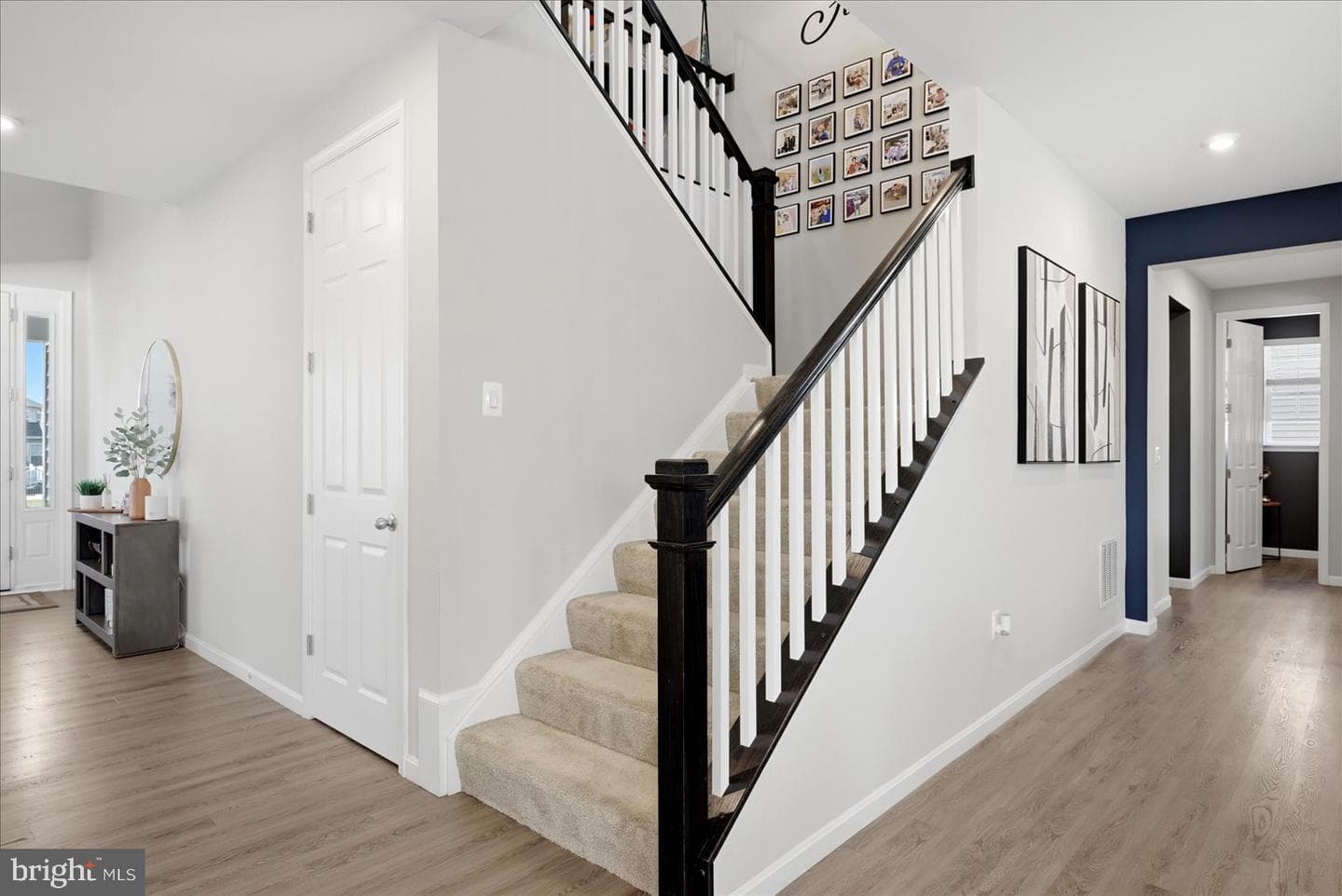 102 Triangle Court photo 31
