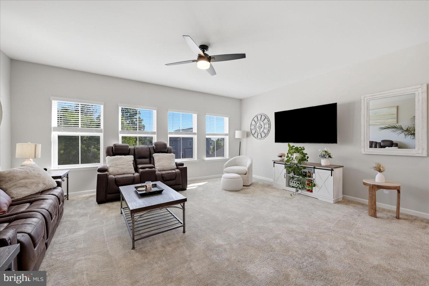 102 Triangle Court photo 34