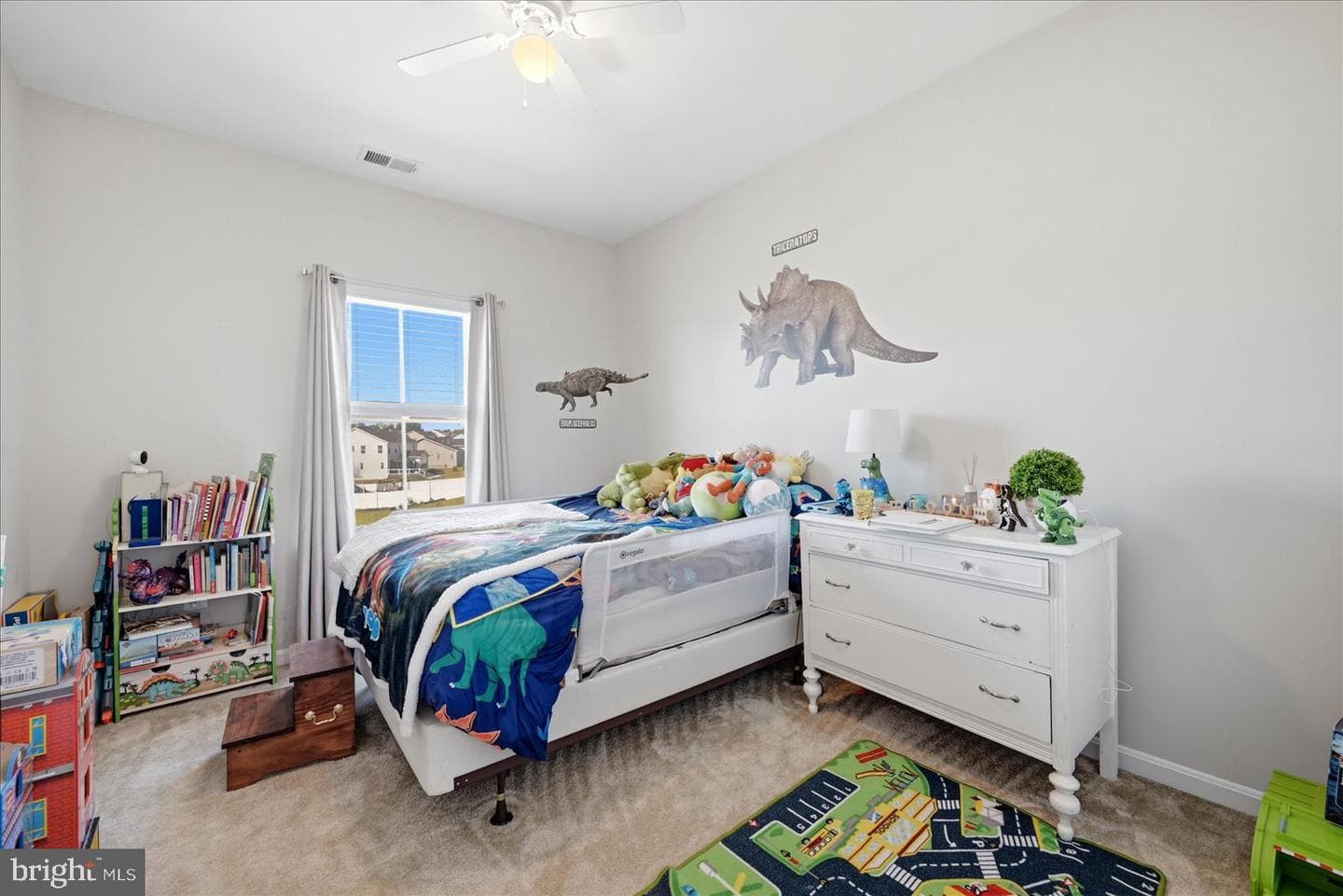 102 Triangle Court photo 37