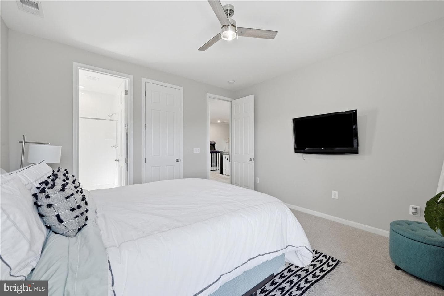 102 Triangle Court photo 43
