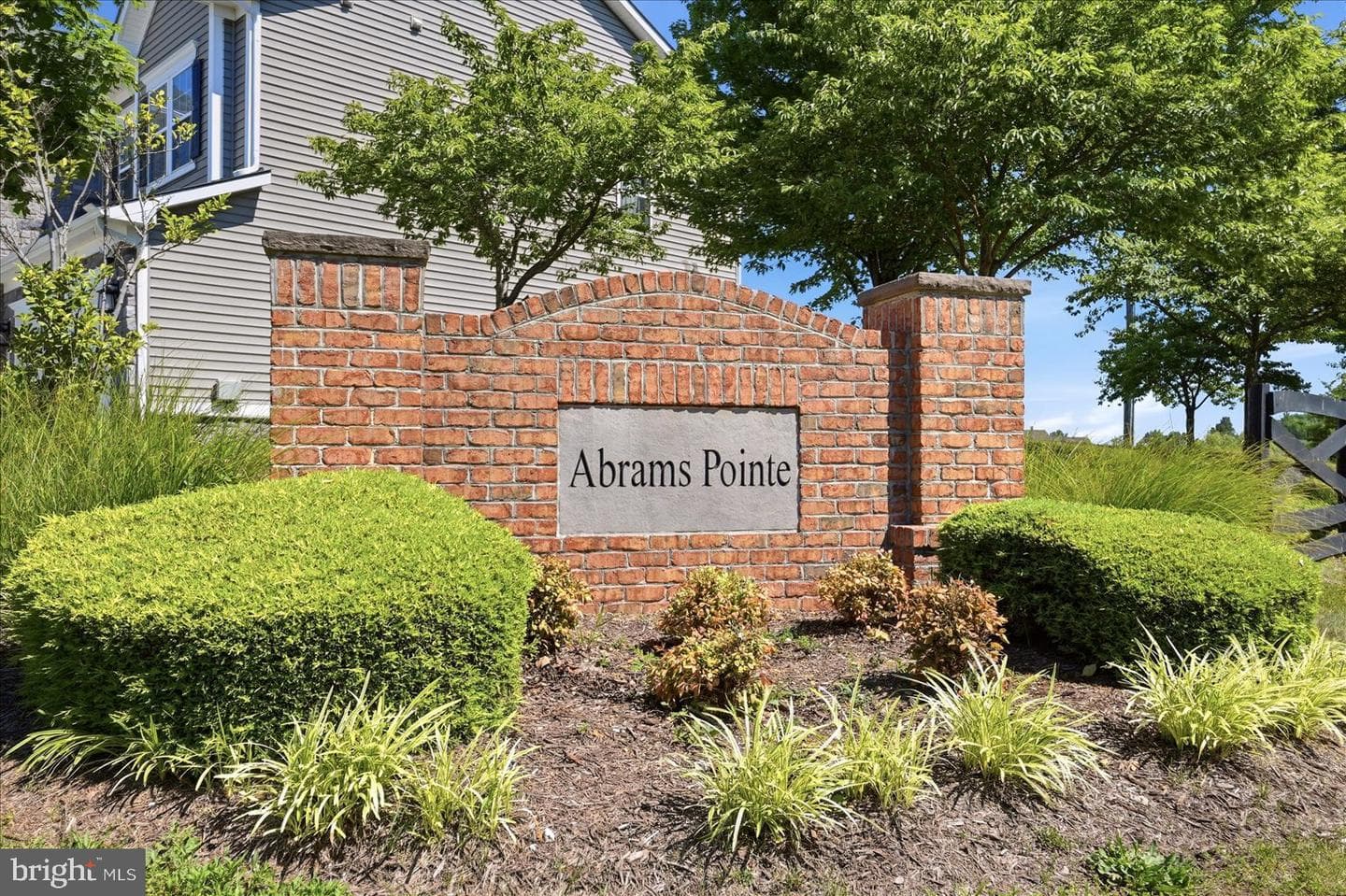 102 Triangle Court photo 61