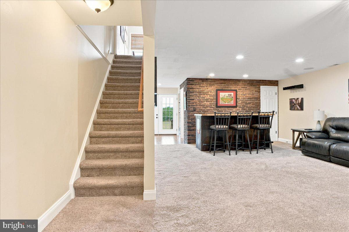 461 Veterans Road photo 128