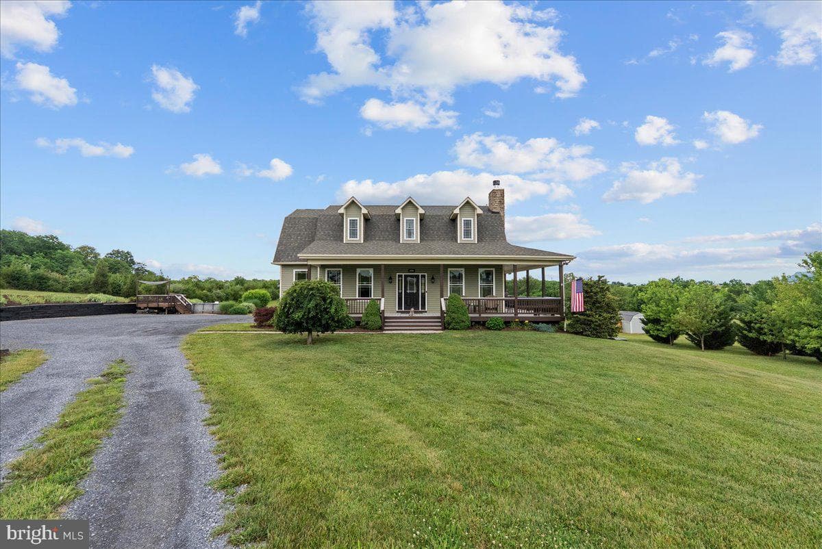 461 Veterans Road, Middletown