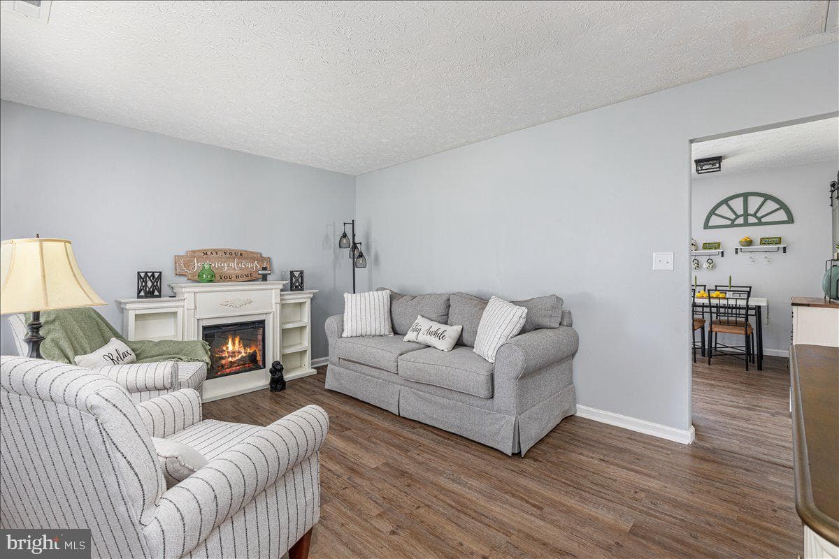 7756 Carolyn Avenue photo 4