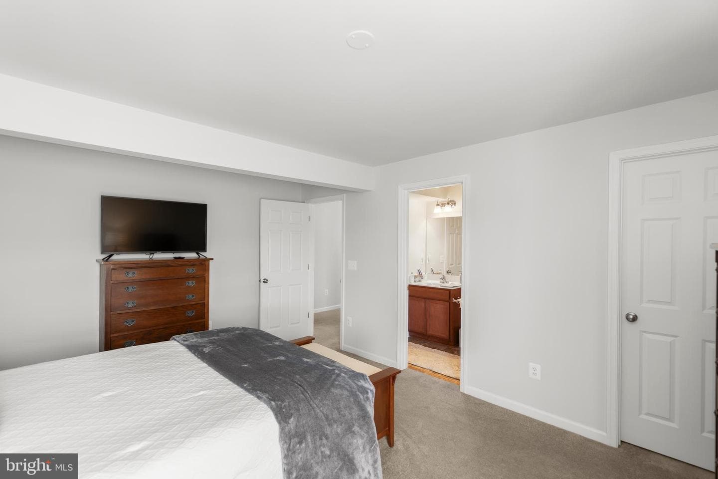 242 Barrister St photo 46