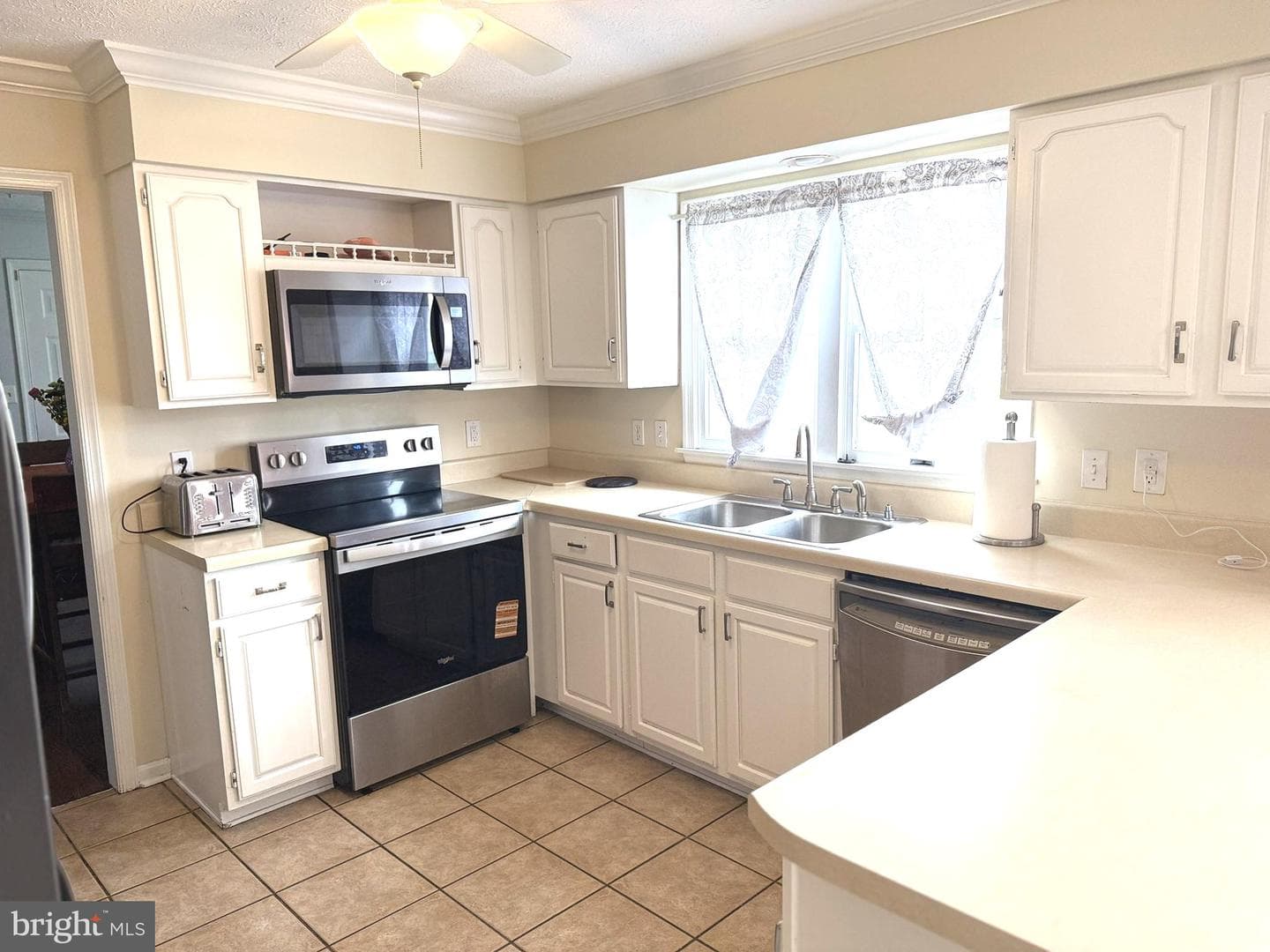 112 Hites Street photo 5