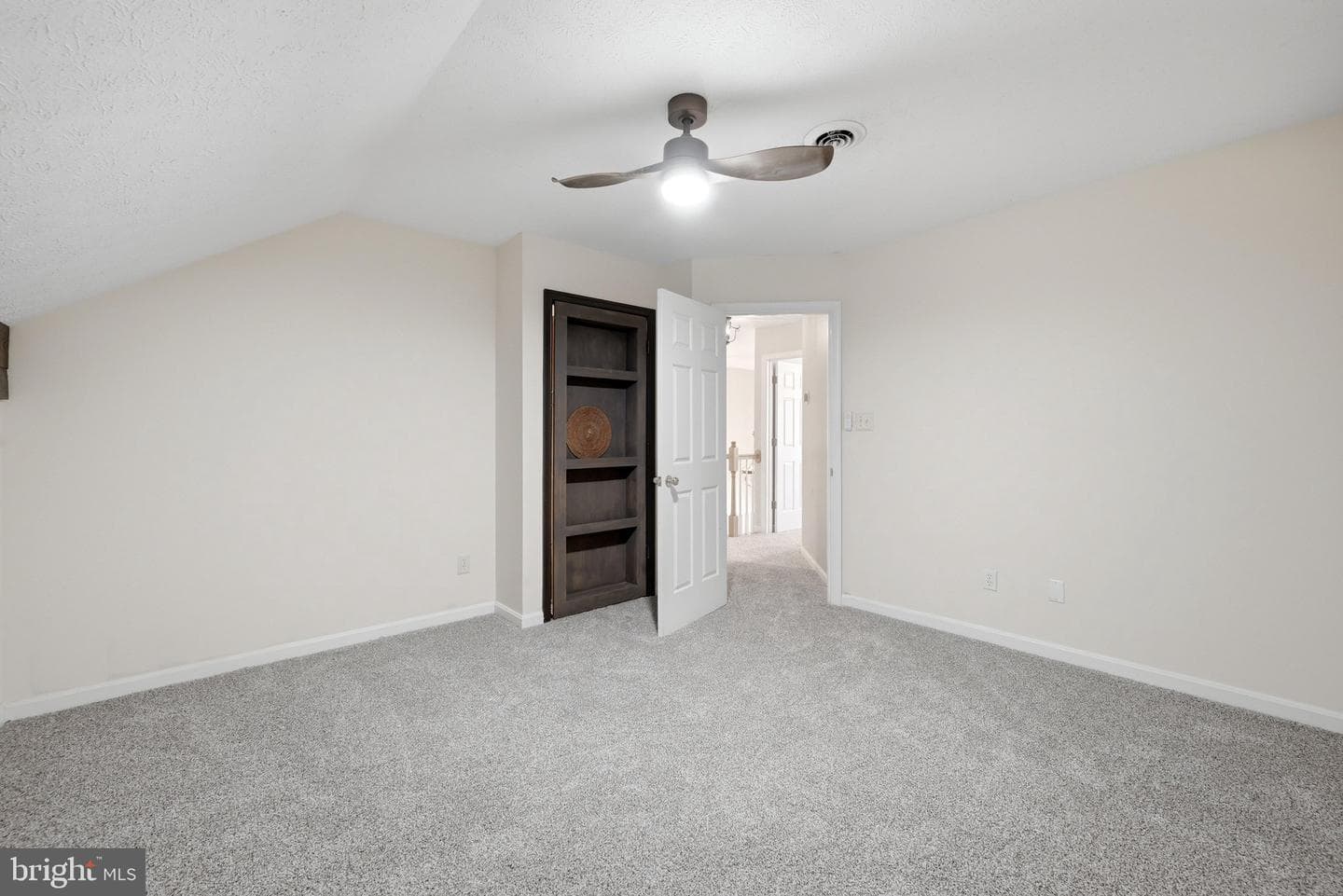 297 Huntersridge Road photo 67