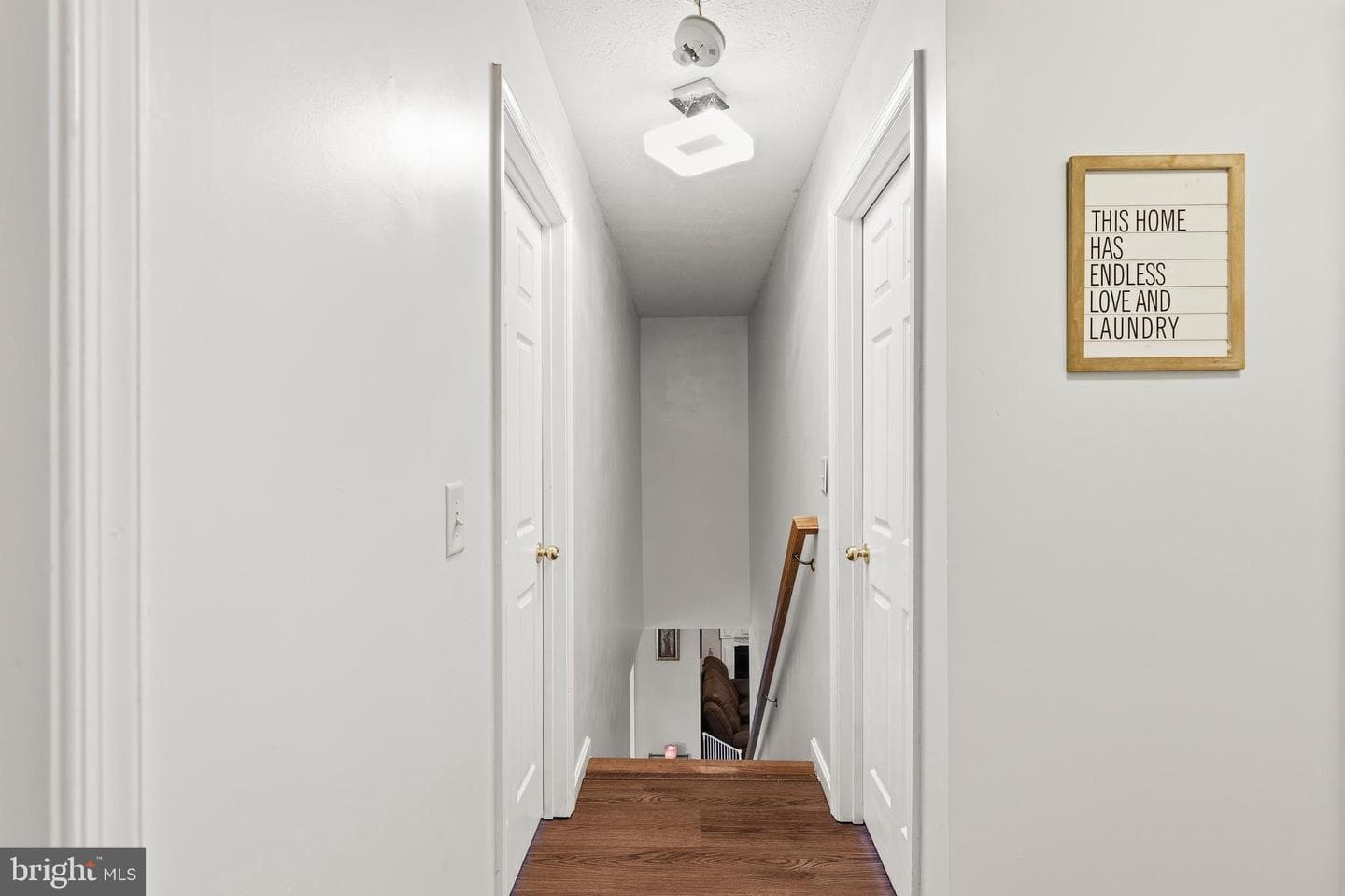 900 Enfield Drive photo 31