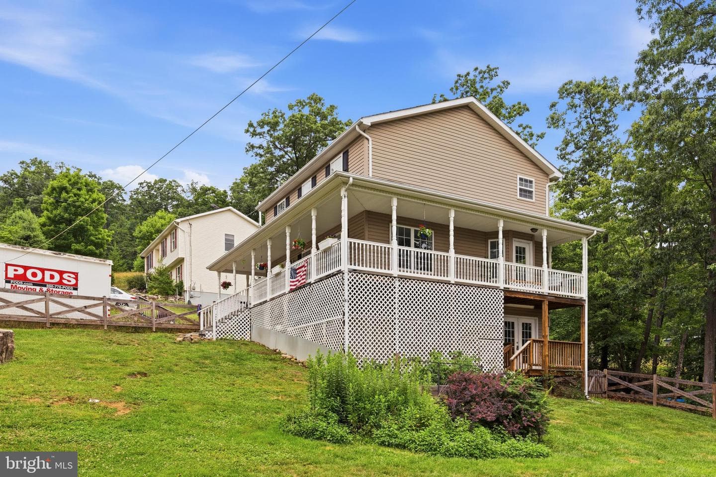 900 Enfield Drive photo 44