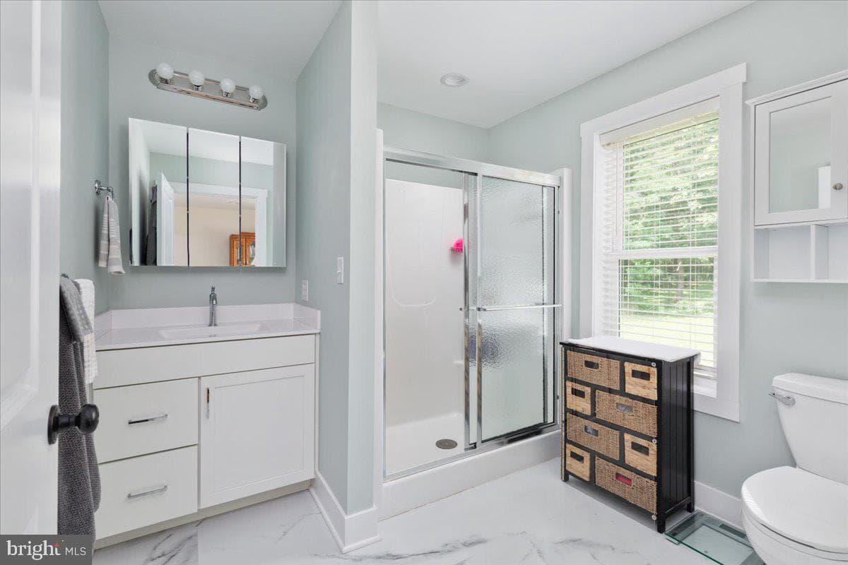 243 Vesper photo 22