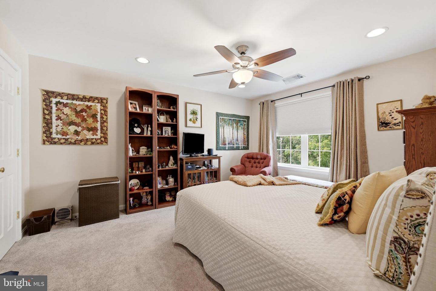 231 Rebecca Drive photo 40