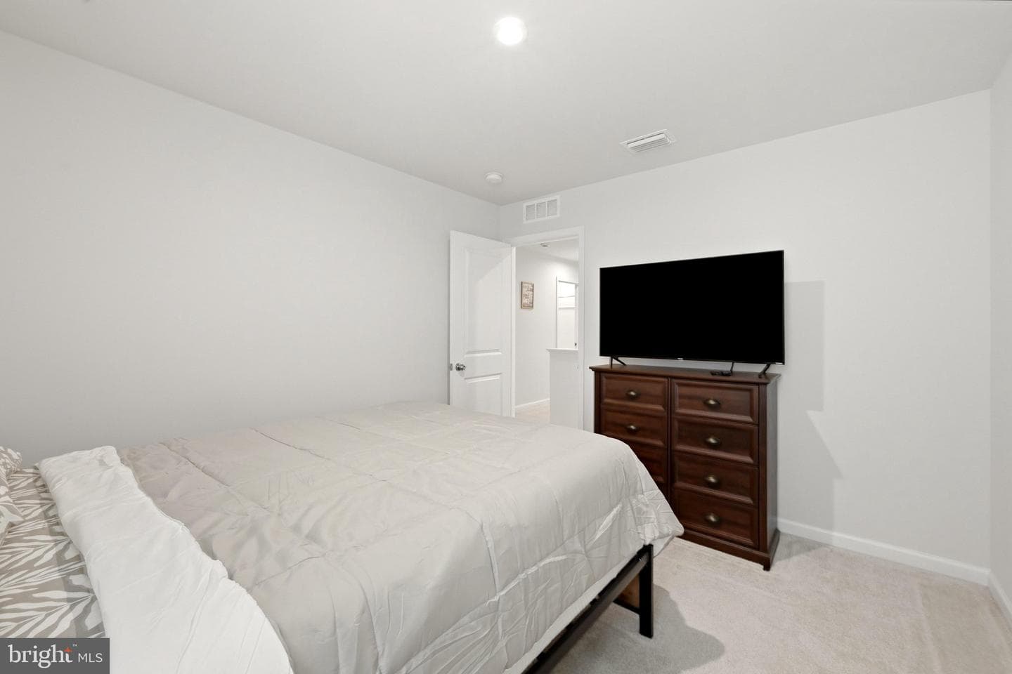 154 Dursley Circle photo 22