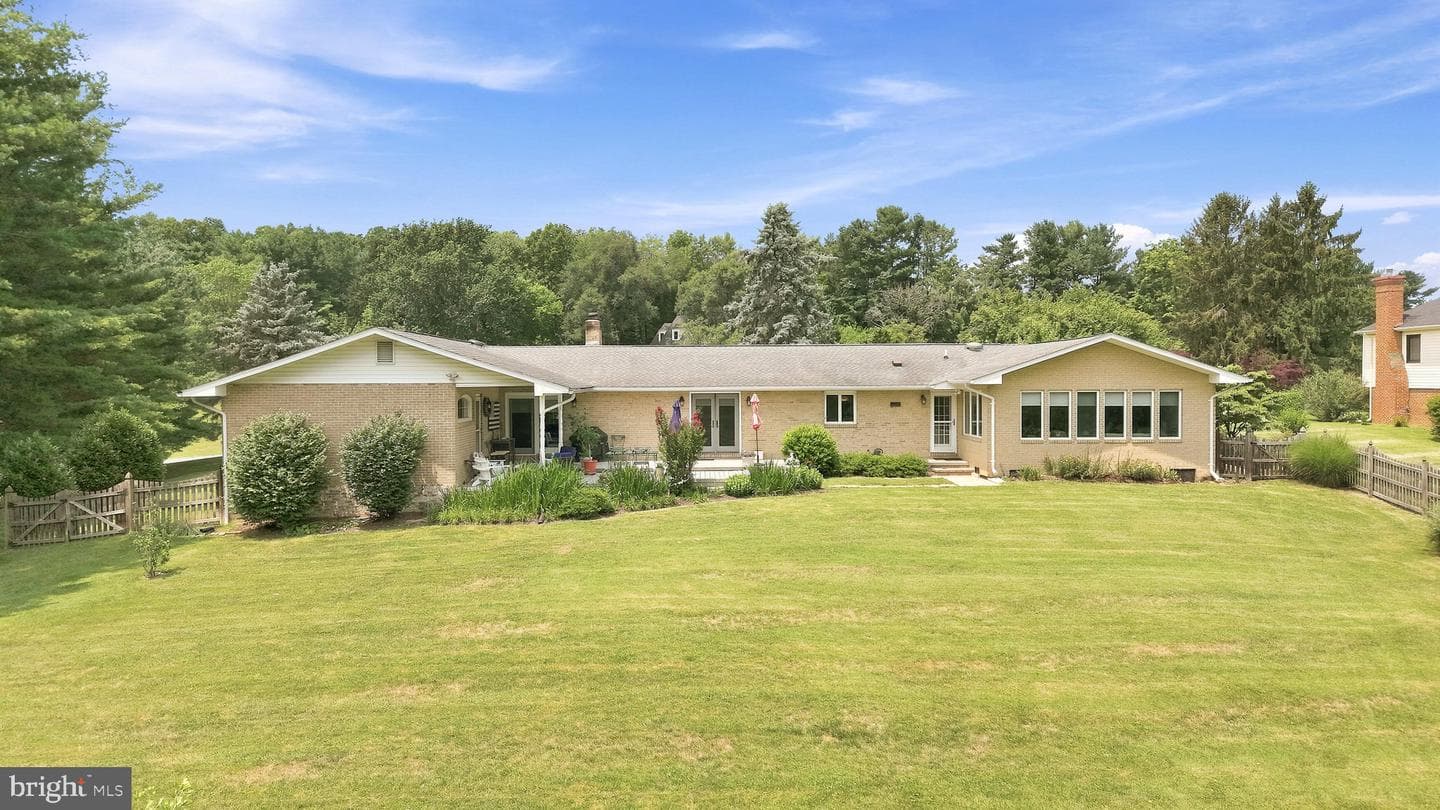 140 Stonebrook Road photo 18